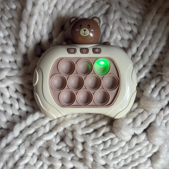 Pop- it Game Cream and Brown Learning Pop Toy with LED - Picture 5 of 6